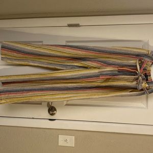 Multi-color trousers with belt and pockets